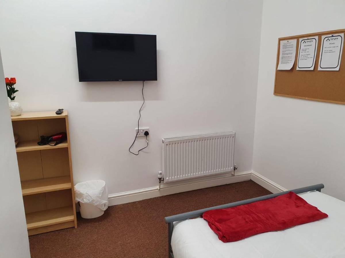 D19 Sangha Hall Leicester Kültér fotó
